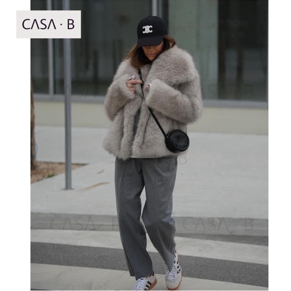 NEW 💫CASA B|Heiress Grey Faux Fur Chic Long Sleeve Outerwear Lapel Collar Jacket - Picture 7 of 9